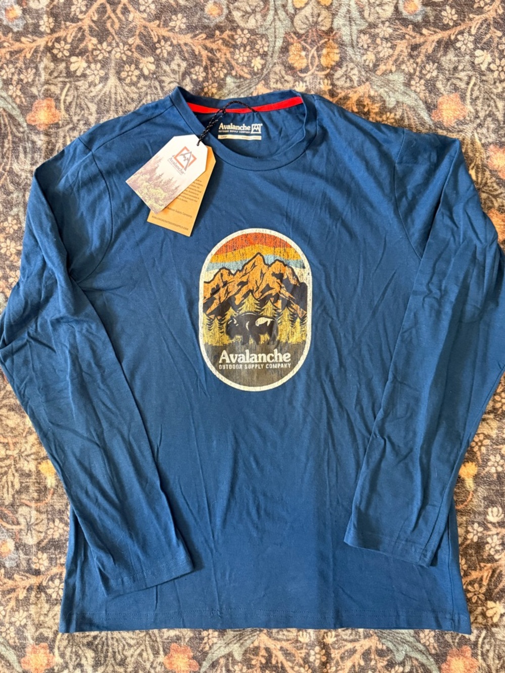 Avalanche Men's Long Sleeve Tee in Navy with Mountain Graphic